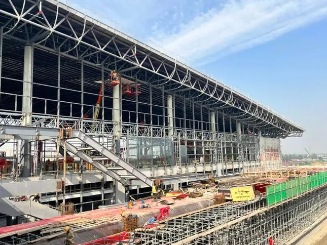 Gare à structure métallique légère préfabriquée