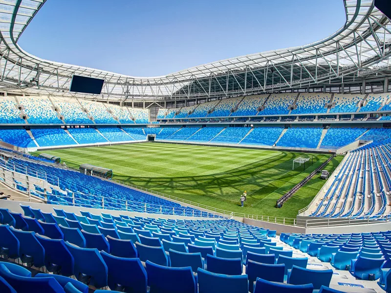 Stade de football à structure métallique